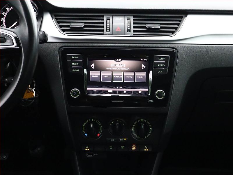 Škoda Rapid (2019) Ambition 1.0 TSI, Serv.kniha - fotka 10 z 15