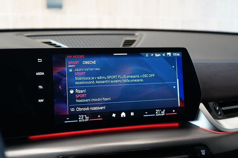 BMW X2 20i sDrive, M Paket - fotka 32 z 41