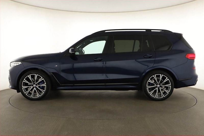 BMW X7 (2022) xDrive40d - fotka 3 z 20