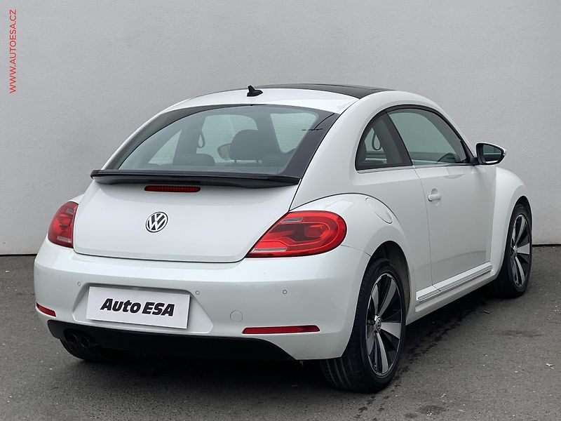 Volkswagen Beetle (2013) 1.4 TSi, Design, bixen, panor - fotka 4 z 18