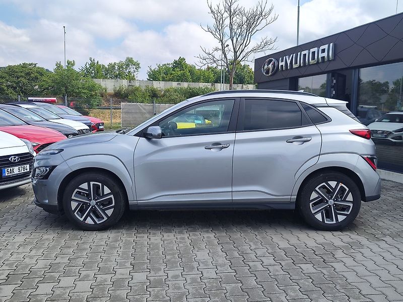 Hyundai Kona EV/150kW 64kWh Style AT - fotka 8 z 35
