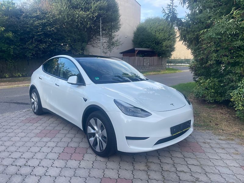 Tesla Model Y RWD 235kw 95,0 % - fotka 3 z 40