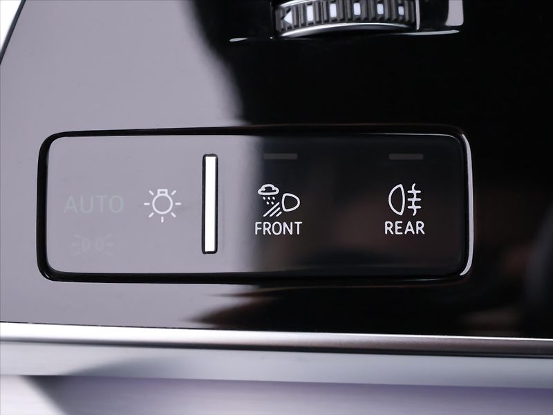 Audi Q8 3,0 250 kW 4x4  DPH - fotka 16 z 38