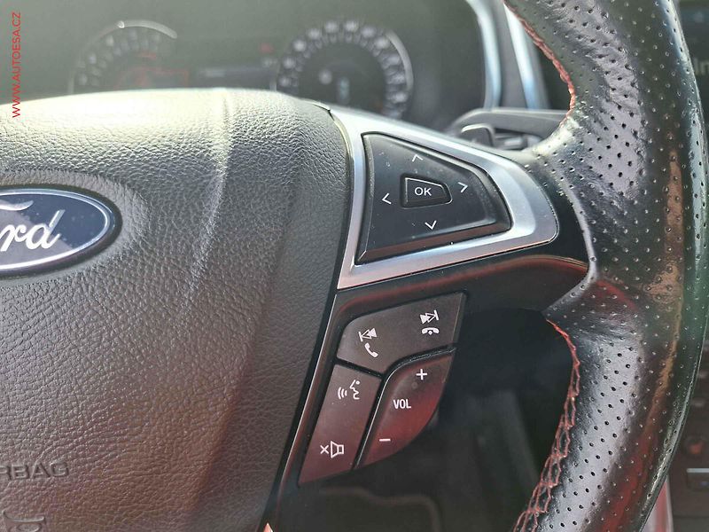 Ford Edge (2019) 2.0TDCi 4x4, 1.maj, AT, LED - fotka 17 z 24