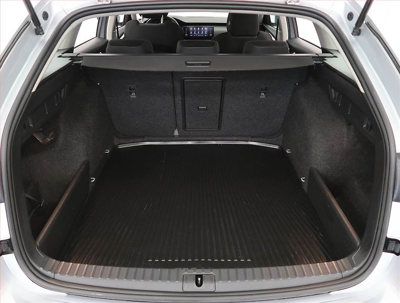 Škoda Octavia (2023) Ambition 2.0 TDI, ČR,1.maj - fotka 13 z 24