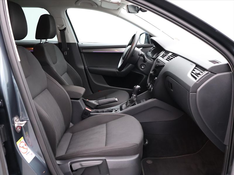 Škoda Octavia 1,6 TDi 85 kW Style Tažné Klim - fotka 12 z 30