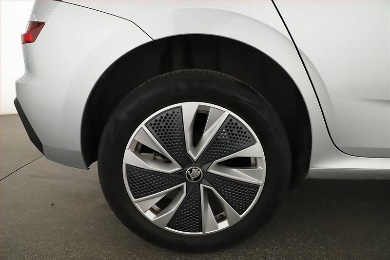 Škoda Kamiq (2024) 1.0 TSI, Drive, Full LED - fotka 11 z 14
