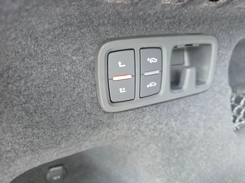 Audi Q8 (2025) SUV 50 TDI quattro - fotka 21 z 25