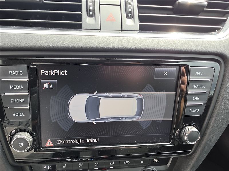 Škoda Octavia III 2,0TDi 110KW 4X4 Elegance - fotka 50 z 50