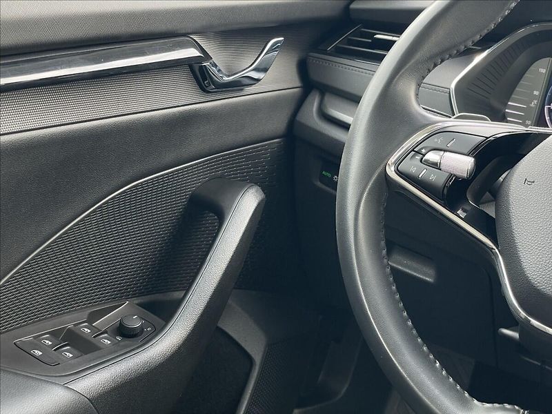 Škoda Octavia 2,0 TDI 4x4 DSG Ambition TAŽNÉ - fotka 14 z 23