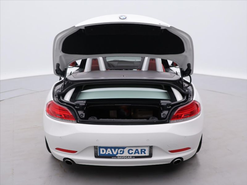 BMW Z4 3,0 i 225kW sDrive 35i CZ - fotka 17 z 39