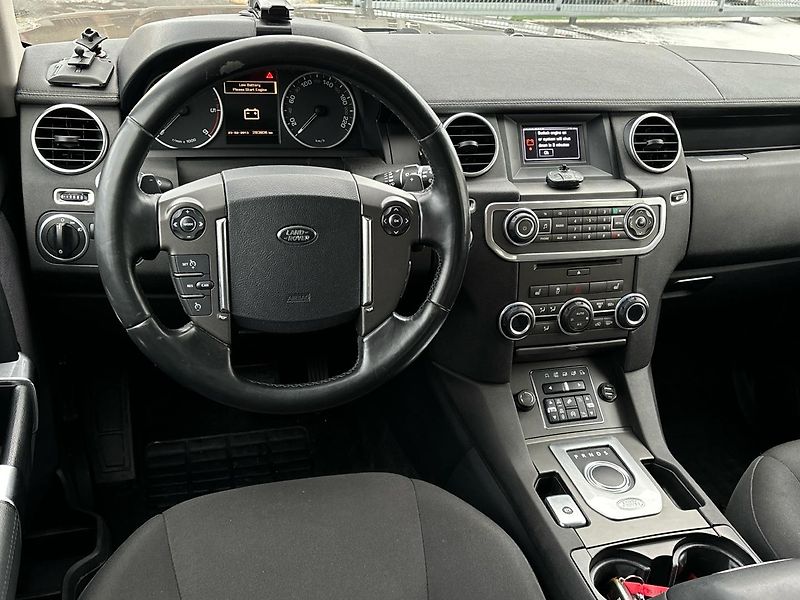 Land Rover Discovery (2015)  3.0l TDV6 SE AUTO 4WD - fotka 10 z 25