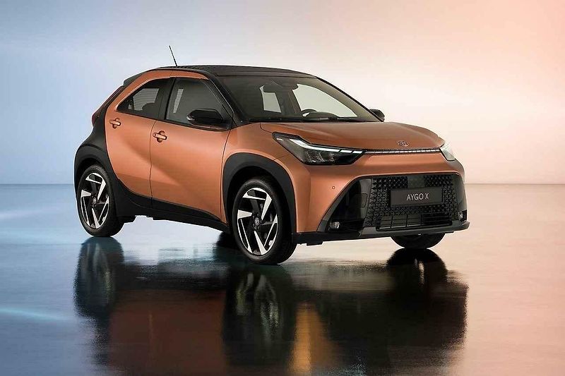 Aygo X s hybridem se již vyrábí. Na trh vstoupí na přelomu roku.