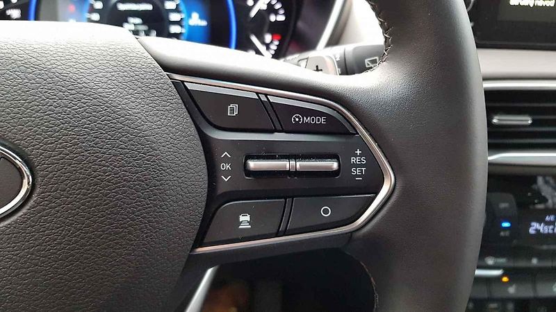 Hyundai Santa Fe vsadilo na nápadný design. Uveze až sedm cestujících.
