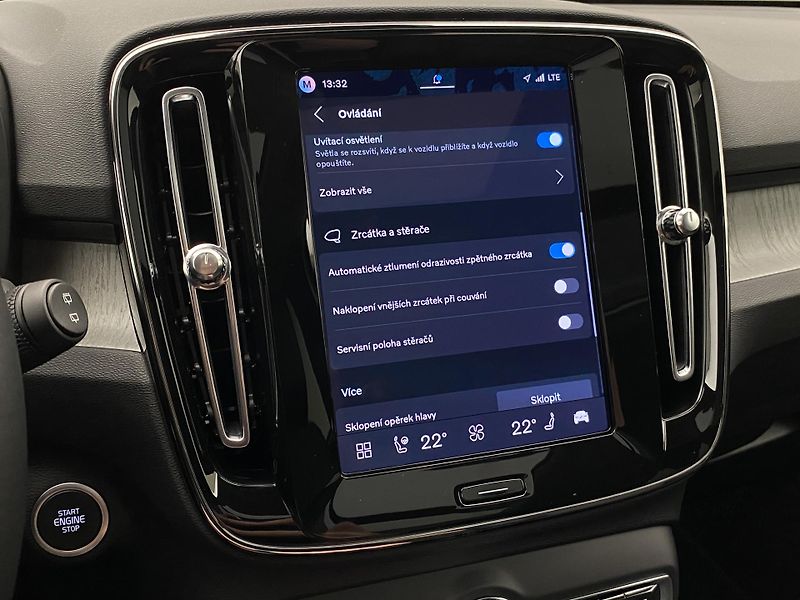 Volvo XC40 (2026) B3 AUT DARK ULTRA - fotka 52 z 66