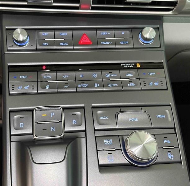 Hyundai Nexo 0,0 VODÍKOVÝ POHON - fotka 16 z 29