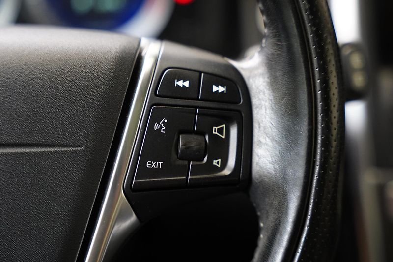 Volvo XC60 - fotka 16 z 26