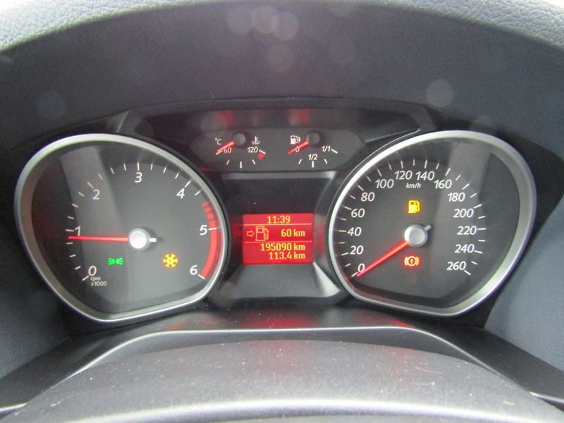 Ford Galaxy (2006) 2.0 TDCi 96kW  ZIMNÍ PNEU 7MÍS - fotka 28 z 40