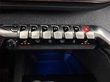 Peugeot 3008 (2017) 1.6 BlueHDi, Automat - náhled 13