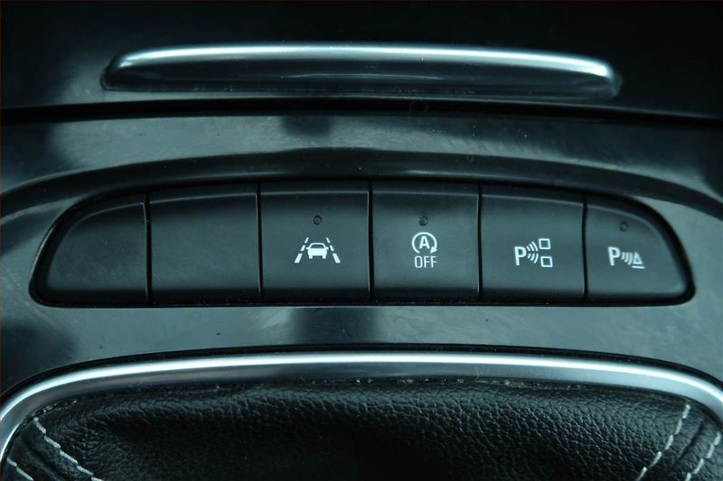 Opel Insignia (2017) 1.5 Turbo, Serv.kniha, Kůže - fotka 24 z 25