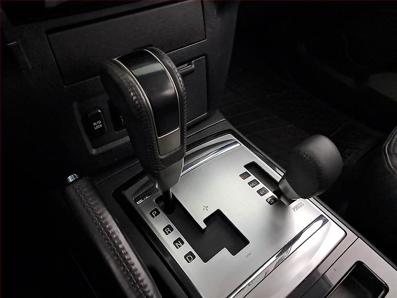 Mitsubishi Pajero (2015) 3.2 DI-D - fotka 13 z 20