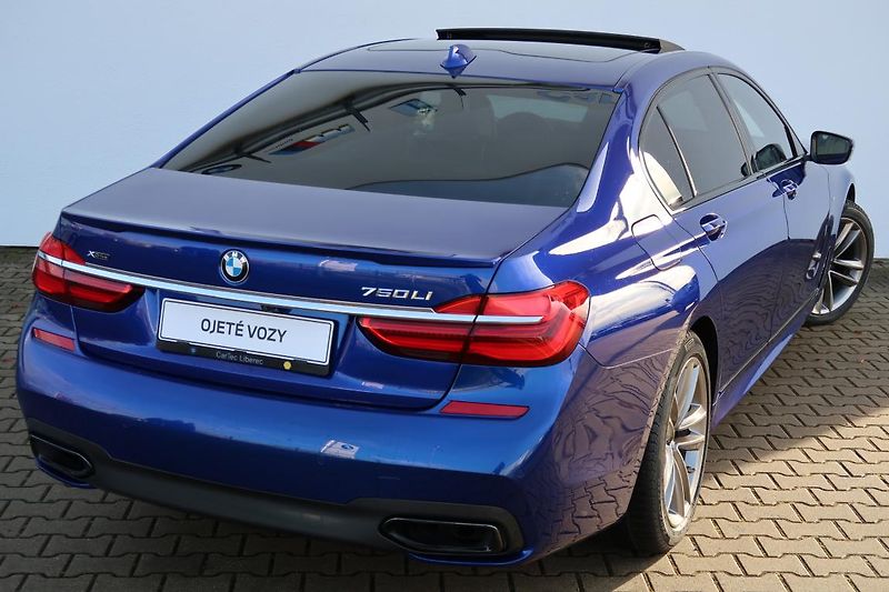 BMW Řada 7 750Li xDrive - fotka 3 z 18