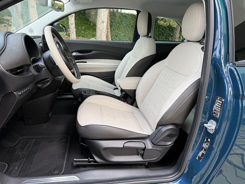 Fiat 500 LaPrima 42kWh JBL - fotka 13 z 34