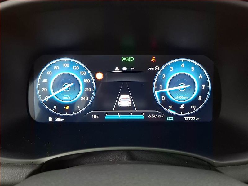 Hyundai i30 (2025) 1.5 T-GDI MHEV 48V, N- Line - fotka 11 z 20