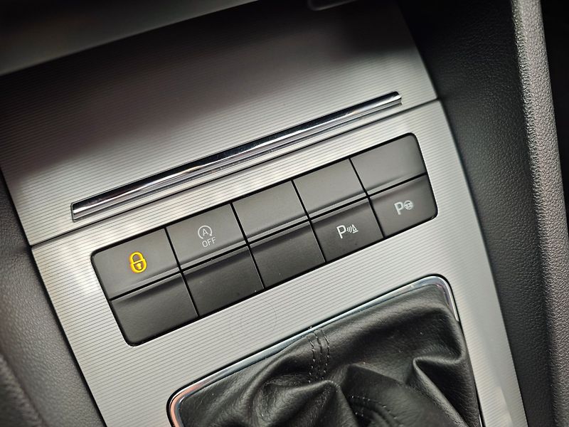 Škoda Octavia (2013) 1.4 TSi Elegance Tempomat - fotka 28 z 42