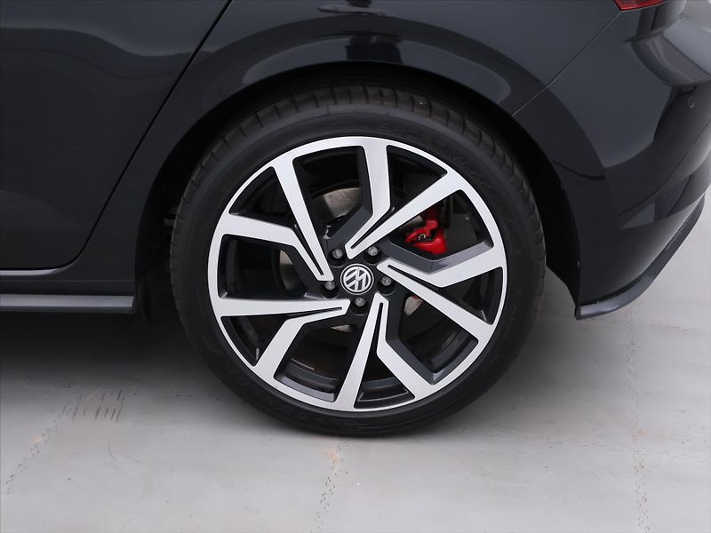 Volkswagen Polo 2,0 GTI 147kW DSG Virtual DPH - fotka 26 z 33