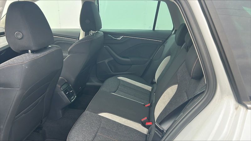 Škoda Kamiq (2025) SELEC TSI 85/1.0 M6F - fotka 27 z 31