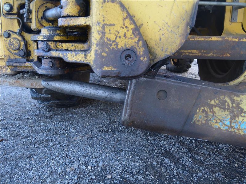 Komatsu WB 93R - fotka 10 z 14