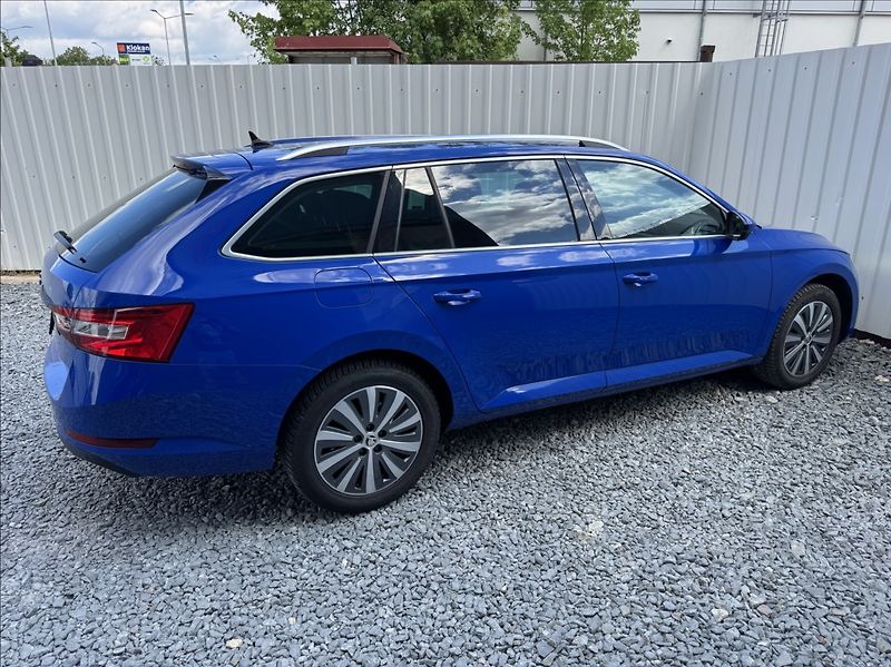 Škoda Superb 2,0 TDI DSG STYLE DPH 1.maj ČR - fotka 14 z 50