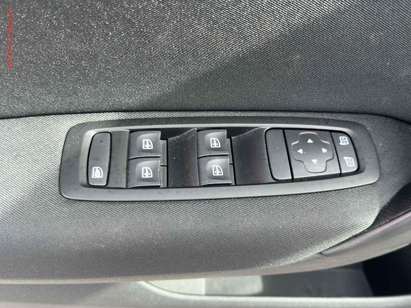 Renault Mégane (2019) 1.5DCi, 2.maj,ČR, AC, temp - fotka 11 z 16