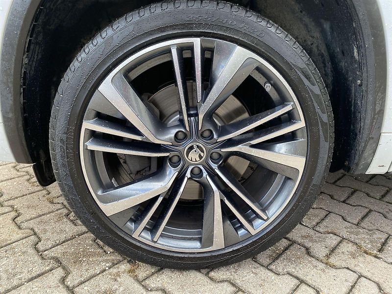 Škoda Kodiaq (2021) 2.0 TDI 4x4 DSG L&K - fotka 37 z 41