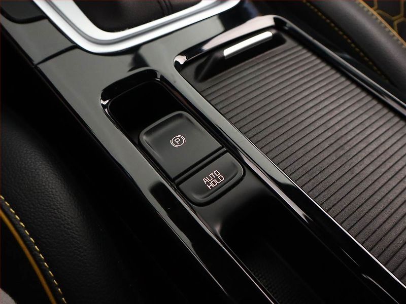 Kia XCeed (2019) 1.4 T-GDI, Automat, Serv.kniha - fotka 17 z 19