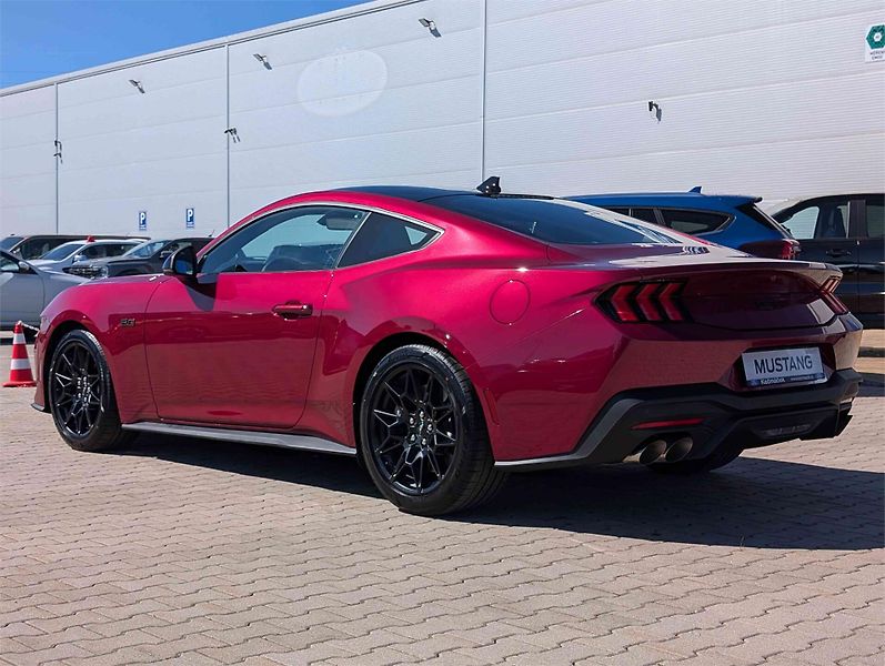 Ford Mustang (2026) V8 GT, Fastback, 5.0 GT 328 kW - fotka 3 z 24