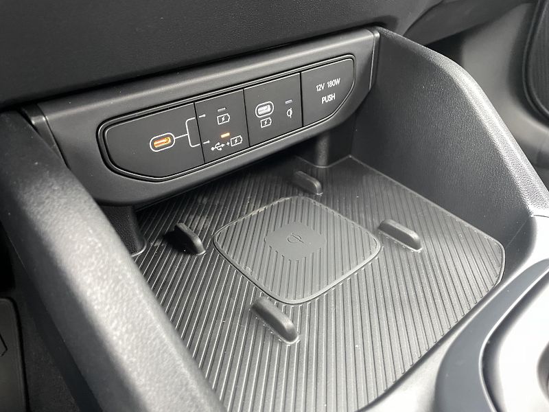 Kia K4 Sportswagon (2026) 1,6 T-GDi  7DCT TOP 110kW   - fotka 13 z 18