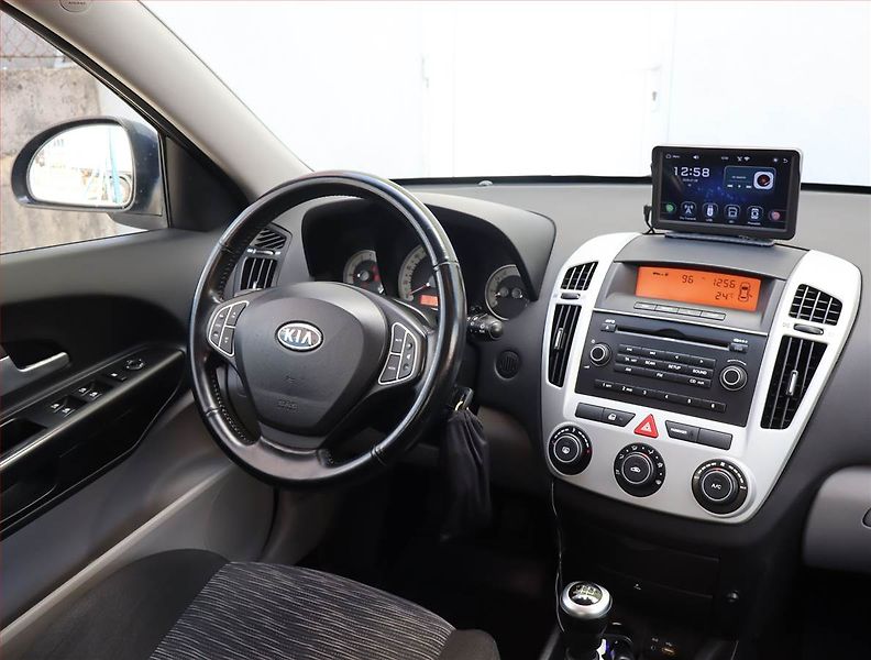 Kia Ceed (2008) 1.4 CVVT, Serv.kniha - fotka 7 z 15