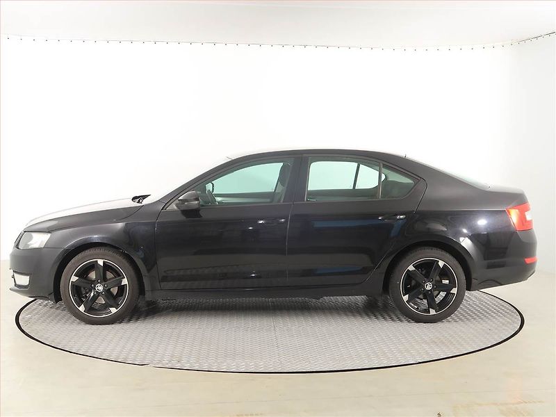 Škoda Octavia (2014) Ambition 1.6 TDI, Tempomat - fotka 3 z 17