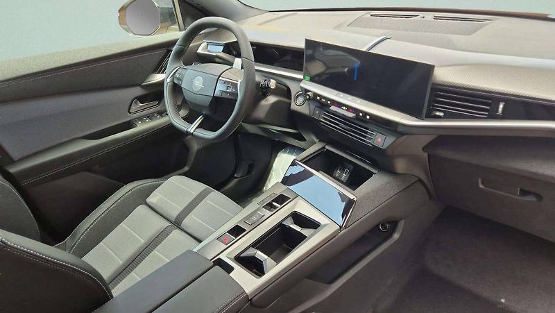 Opel Grandland (2026) GS Hybrid 1.2 TURBO (107kW/145 - fotka 20 z 38