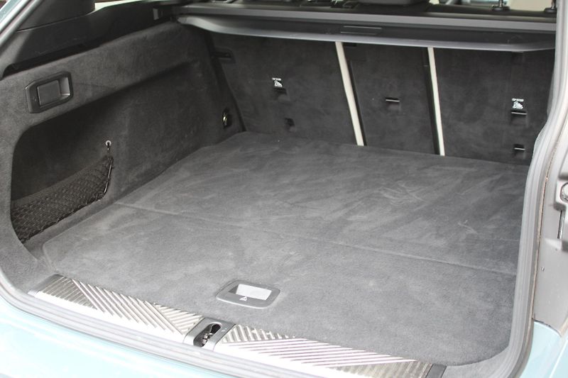 BMW Řada 5 550e xDrive - fotka 23 z 26