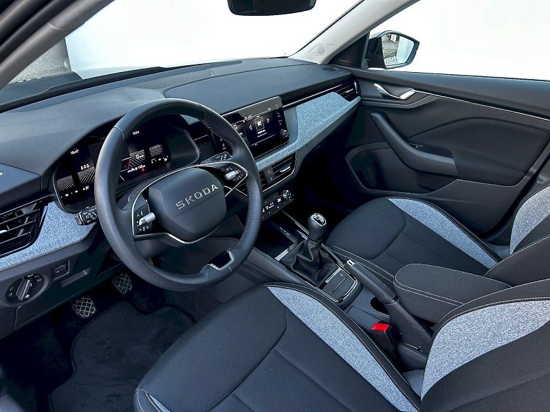 Škoda Kamiq (2025) 1.0 TSI 85kW MP6 Selection - fotka 23 z 33