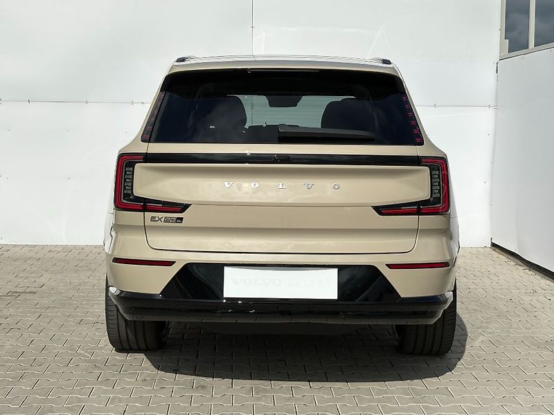 Volvo EX90 ULTRA TWIN MOTOR 335kW - fotka 7 z 30