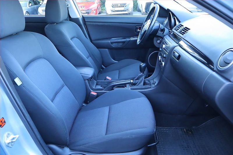 Mazda 3 (2007) 1.6, po STK, oblíbený vůz - fotka 9 z 17