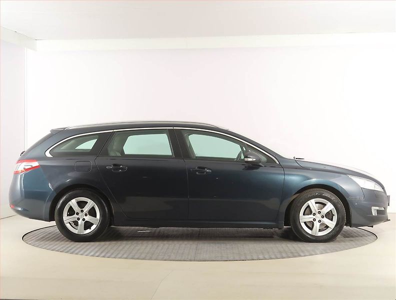 Peugeot 508 (2011) 2.0 HDi, Automat, Navi, Xenony - fotka 6 z 23