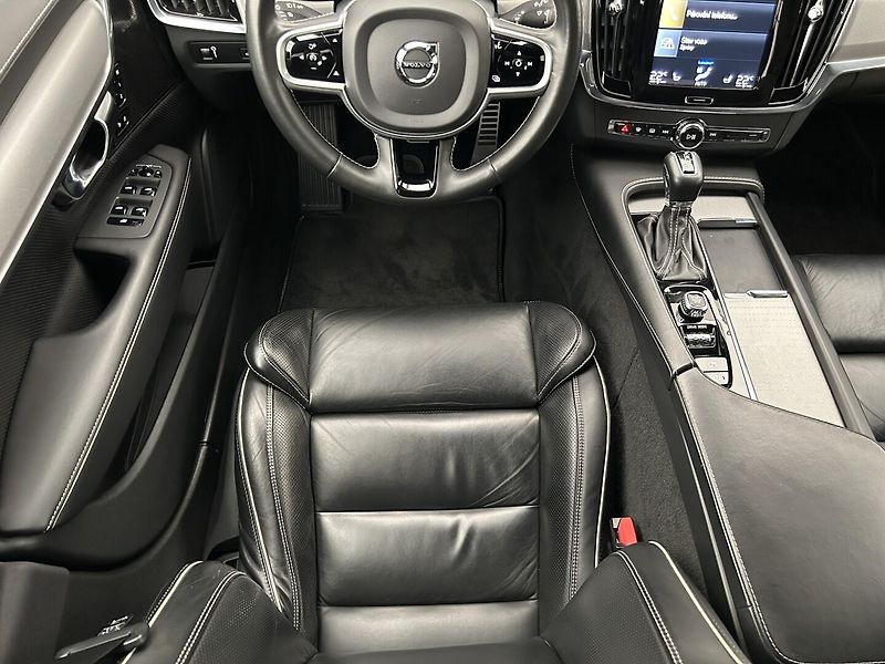 Volvo V90 2.0 D5 4x4 R-Design - fotka 14 z 30