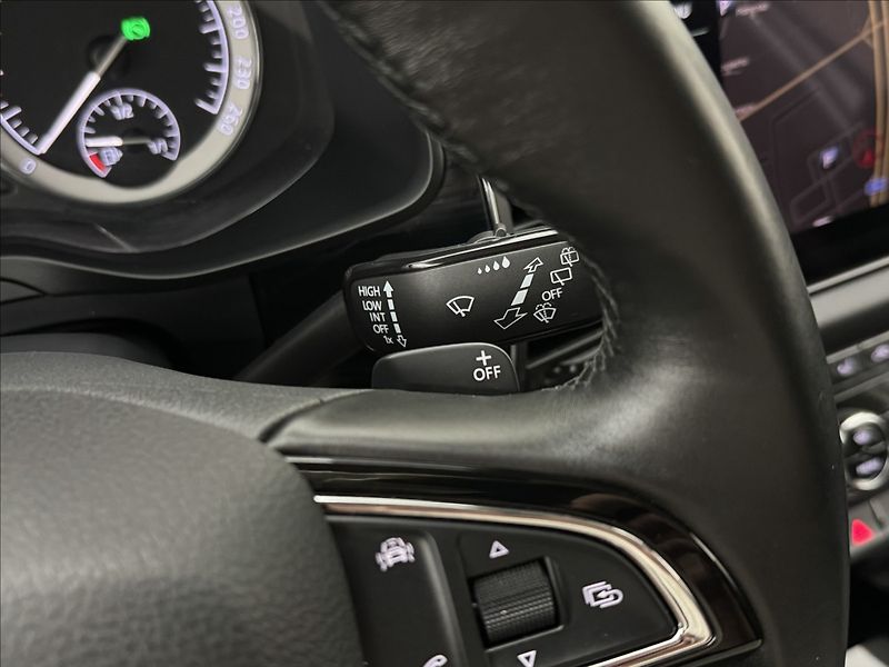 Škoda Kodiaq 2,0 DSG 4X4 CANTON ACC 360° - fotka 13 z 47