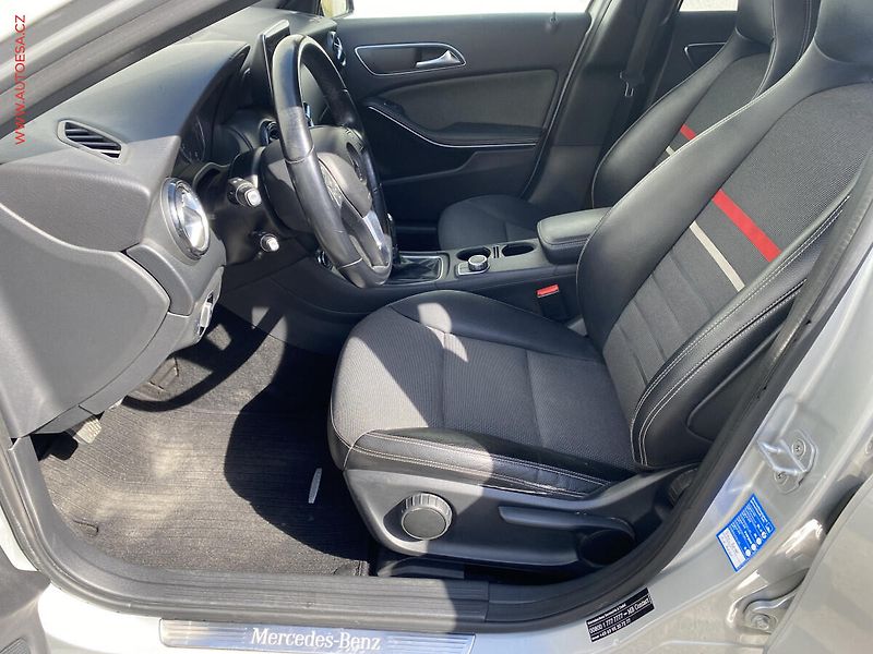 Mercedes-Benz Třídy A (2012) 1.6i A180, Sport, bixen, navi - fotka 10 z 19