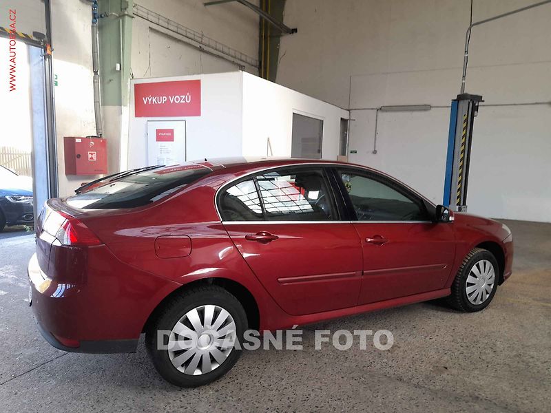 Renault Laguna (2010) 1.6 i, 1.maj, autoAC, temp - fotka 2 z 3